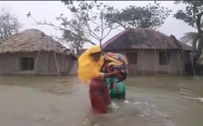 ঠিকাদারের অনিয়ম আর অজুহাতে আটকে আছে গাতিরঘেরি ও দশহালিয়া বেড়ীবাঁধ