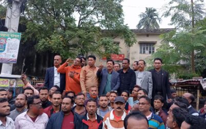 মিথ্যা মামলা থেকে তারেক রহমানকে অব্যাহতি দেওয়ায় পাইকগাছায় বিএনপির আনন্দ মিছিল