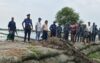 কয়রায় বেড়িবাঁধের অবৈধ পাইপ অপসারণ 