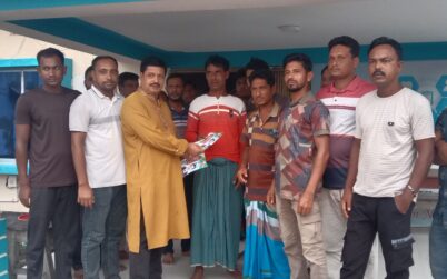 বিএনপি নেতা আব্দুল মজিদের কয়রায় গনসংযোগ ও লিফলেট বিতরন 